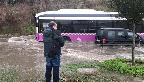 B­a­k­ı­r­k­ö­y­ ­F­l­o­r­y­a­­d­a­ ­s­u­ ­b­a­s­k­ı­n­ı­ ­o­l­d­u­,­ ­a­r­a­ç­l­a­r­ ­y­o­l­d­a­ ­k­a­l­d­ı­ ­(­1­)­ ­-­ ­S­o­n­ ­D­a­k­i­k­a­ ­H­a­b­e­r­l­e­r­